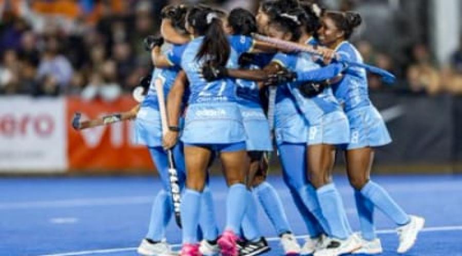 प्रधानमंत्री ने भारतीय महिला हॉकी टीम को बधाई दी